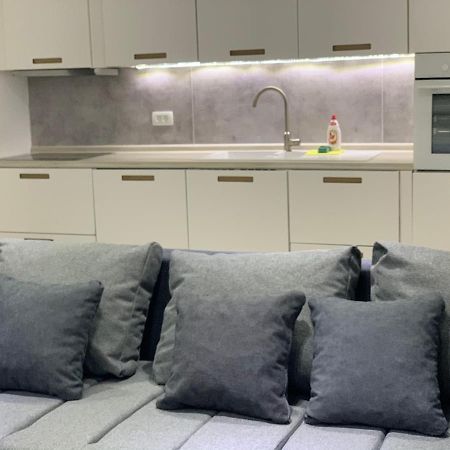 Green Apartment By Alex Rafael ซาเกร็บ ภายนอก รูปภาพ